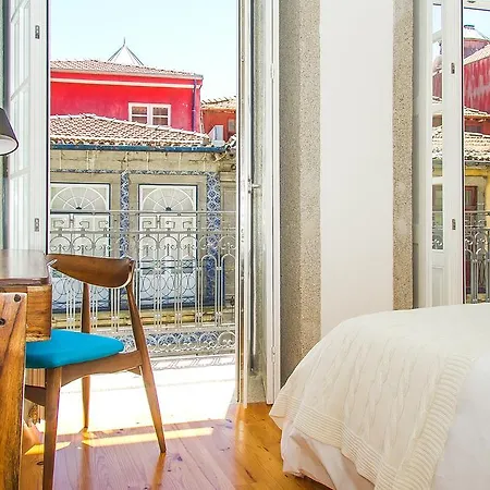 Liiiving In | Blue Flower Oporto