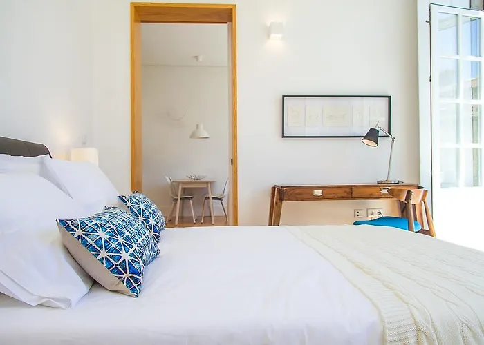 Liiiving In | Blue Flower