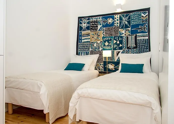 Liiiving In | Blue Flower