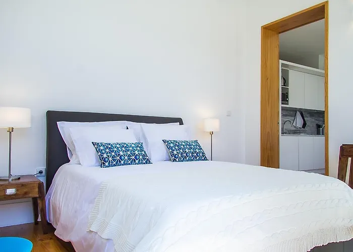 Apartment Liiiving In | Blue Flower Porto